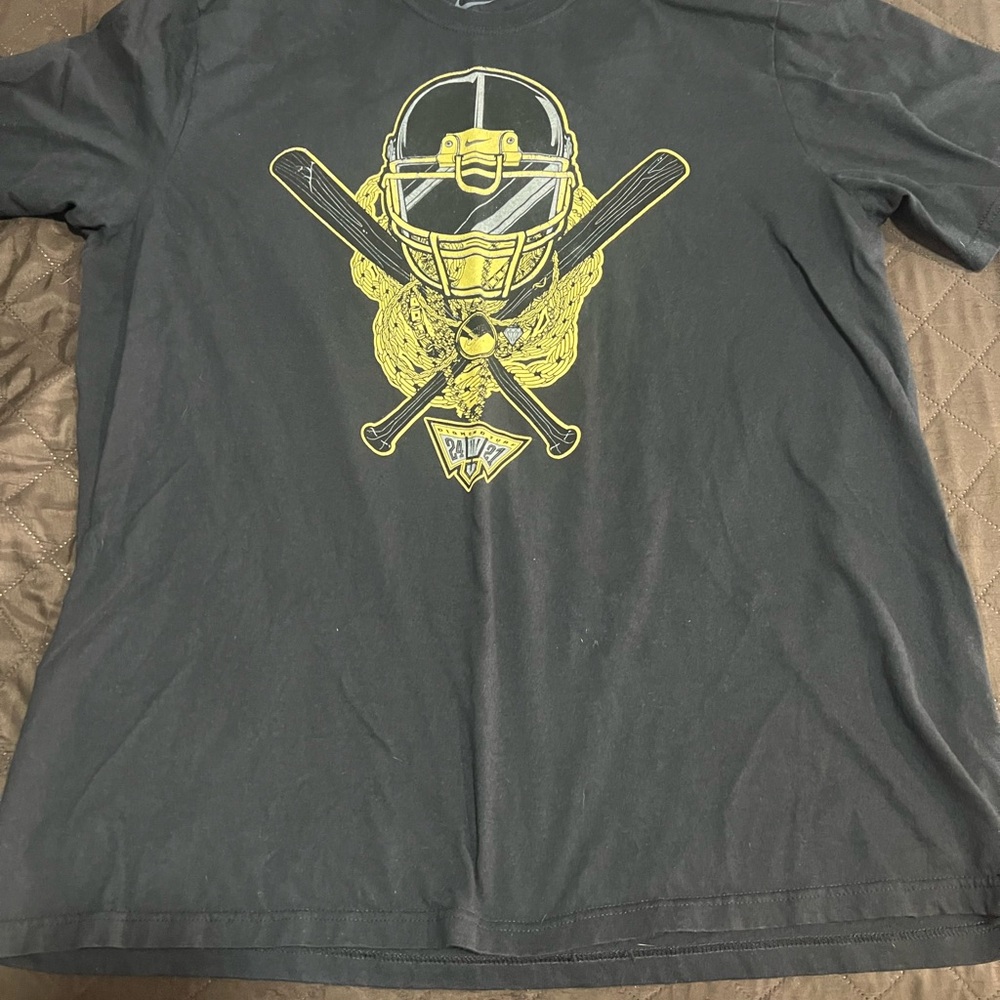 Nike Black gold diamond turf tee